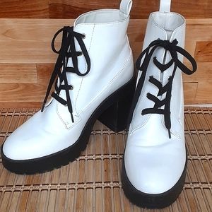 Forever 21 White Platform with Block Heel Ankle Boots size 7.5
